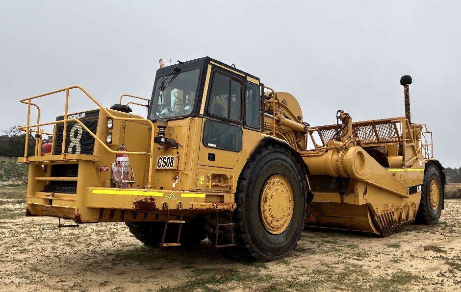 1989 Caterpillar 657E Scraper