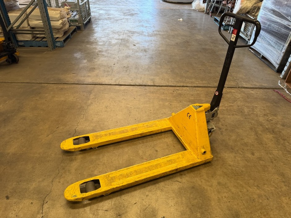 <p>Hydraulic Pallet Truck</p>
