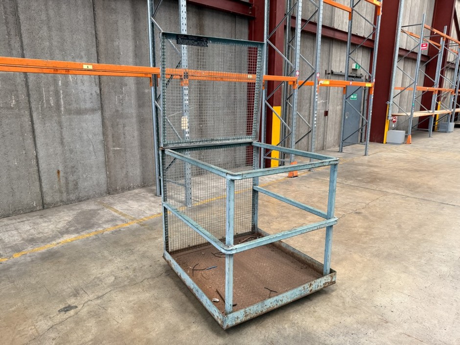 <p>Prentice Industries Forklift Man Cage</p>