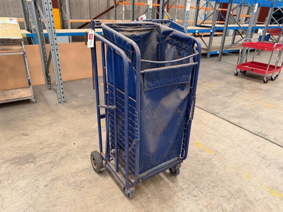 <p>Mobile Waste Bin</p>