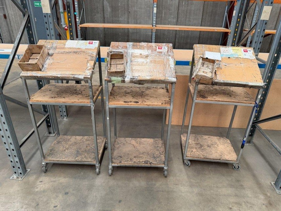 <p>Mobile Stock Picking Order Trolley</p>