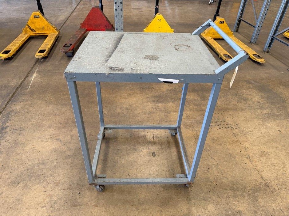 <p>Mobile Platform Trolley</p>