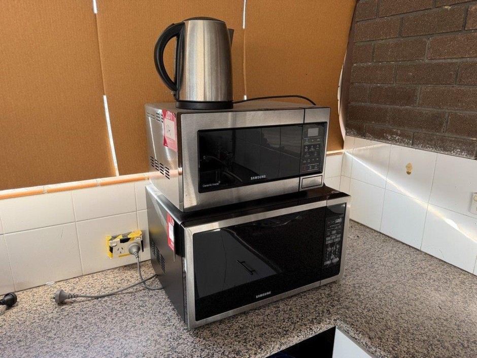 <p>Micro Wave Ovens</p>