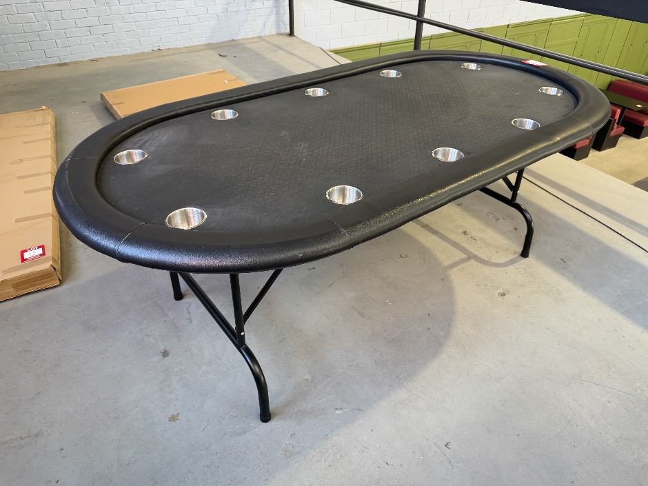 <p>84" Pro Series Oval 10 Player Foldable Poker</p>