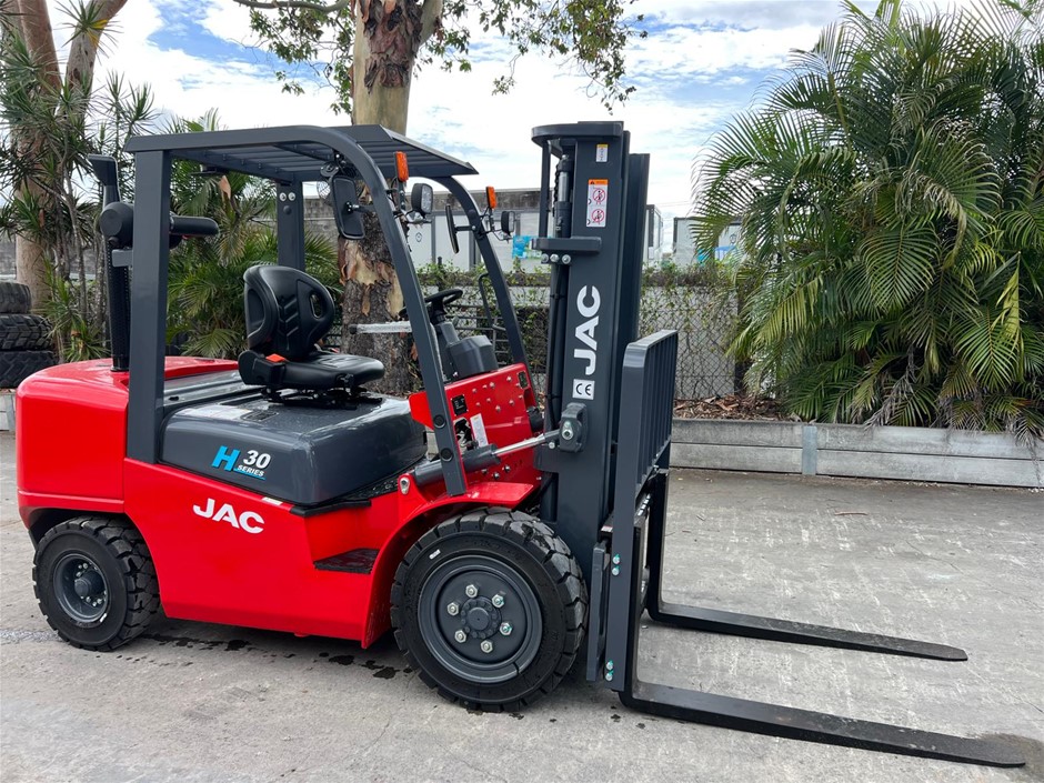 Forklift, Pallet Truck, & Excavators Auction