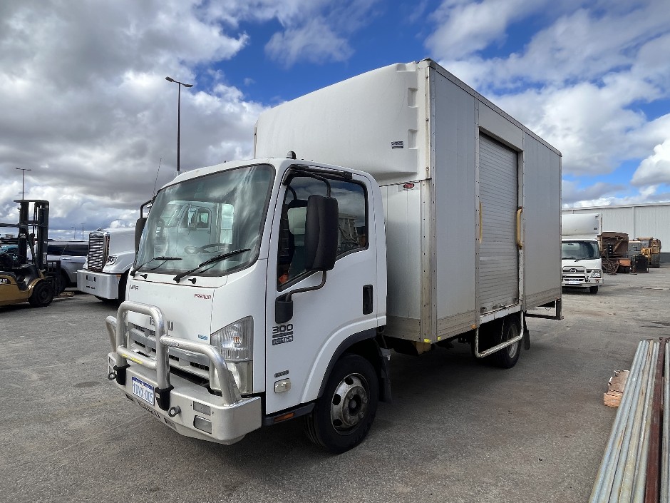 No Reserve 2012 Isuzu 300 4x2 Pantech Truck