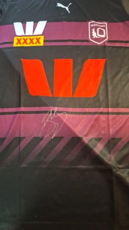 BILLY SLATER SIGNED QLD TRAINING SINGLET