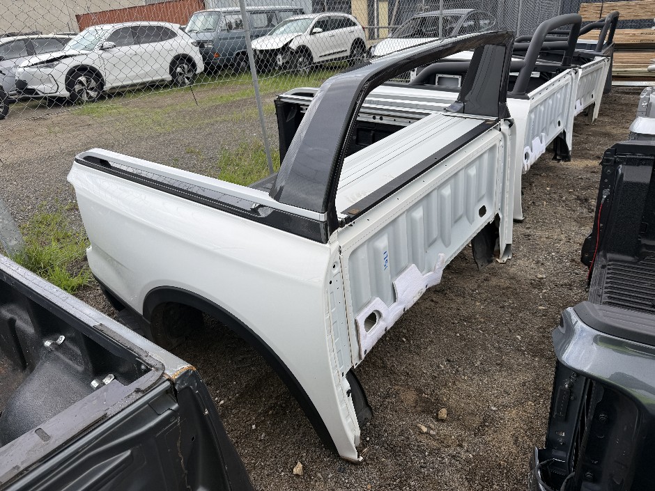 <p>Unknown Model Ute Tray</p>