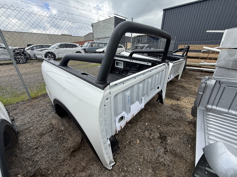 <p>Unknown Model Ute Tray</p>