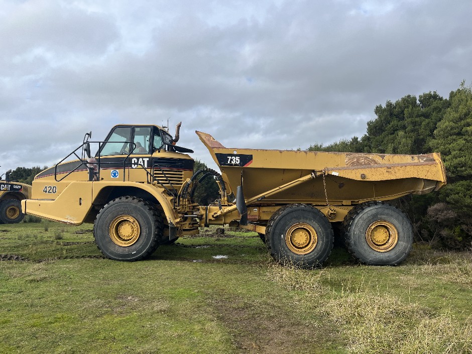 2004 Caterpillar 735 Articulated Dump Truck - Located Tasmania