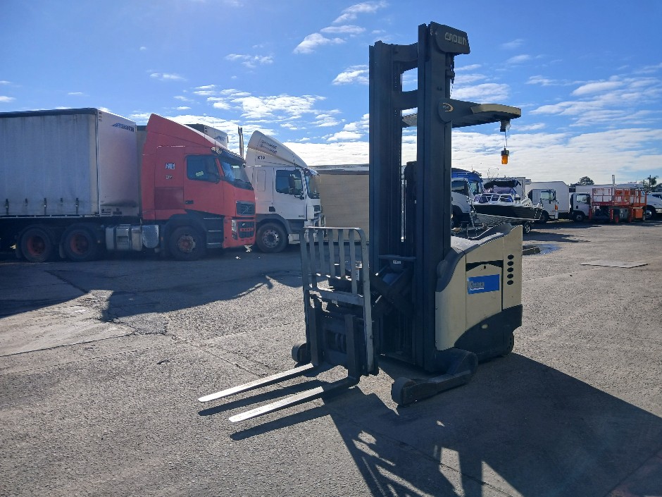 2001 Crown RR5220-45 Electric High Reach Forklift