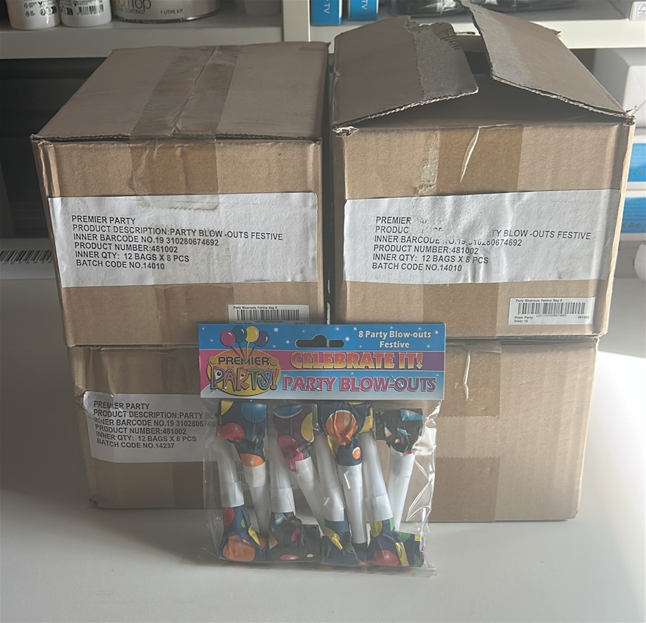 4x Boxes Party Blow-Outs
