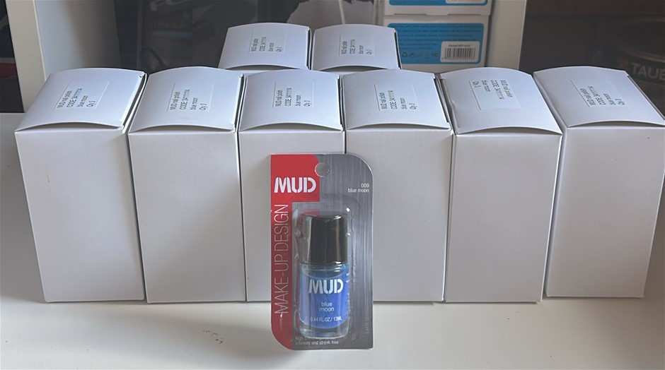 24x MUD Nail Polish (Blue Moon)