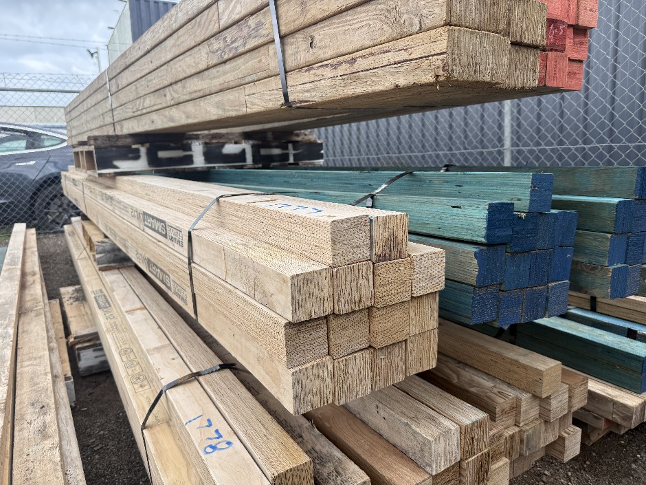 <p>Bundles of structural timber - Unused</p>