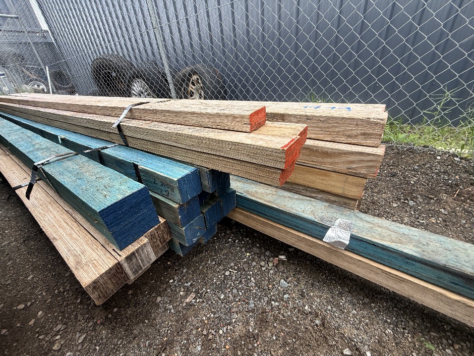 <p>Bundles of structural timber - Unused</p>