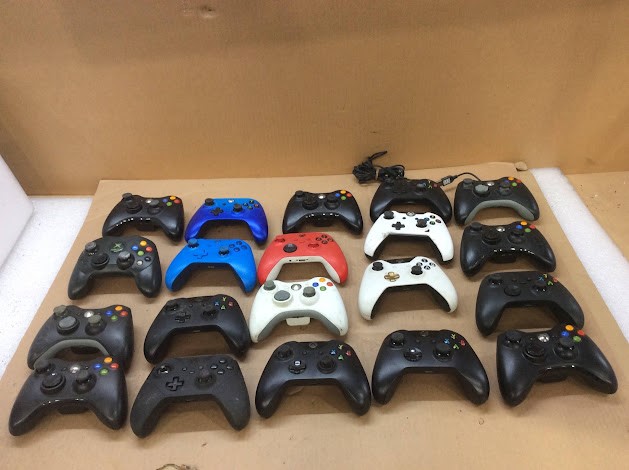 Microsoft Mixed Brand and Model Game Controllers (Lot of 20)