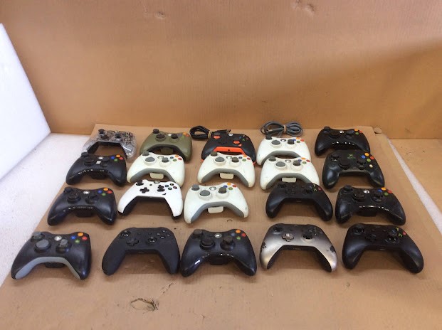 Microsoft Mixed Brand and Model Game Controllers (Lot of 20)
