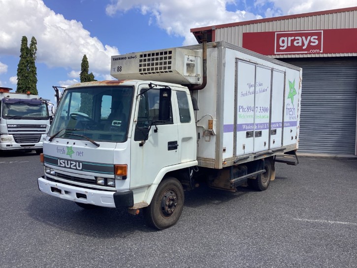 1995 Isuzu FSR32FA 4x2 Refrigerated Pantech