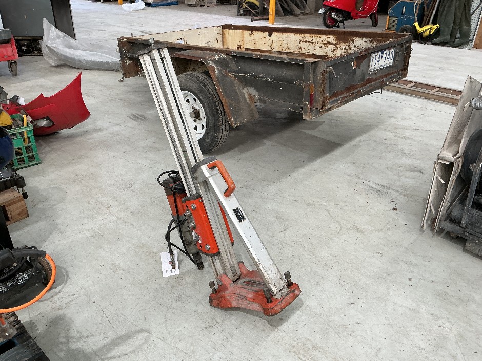 <p>Huqvarna Drill & Stand</p>