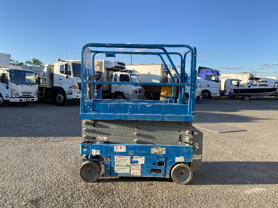 <p>2018 Genie HS1932 19ft Electric Scissor Lift</p>