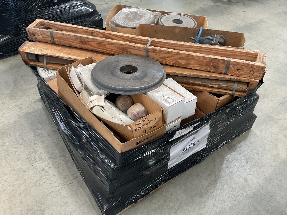 <p>Fittings Valves Tools and Pipe Handling Inserts Pallet Of</p>