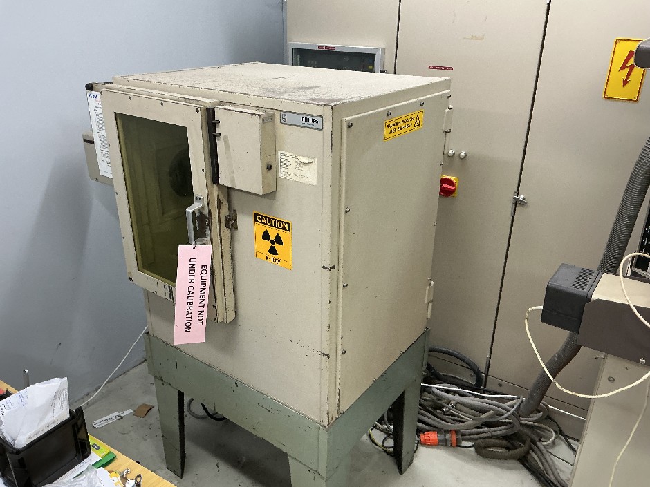 <p>Philips X-Ray Machine & Control Panel</p>