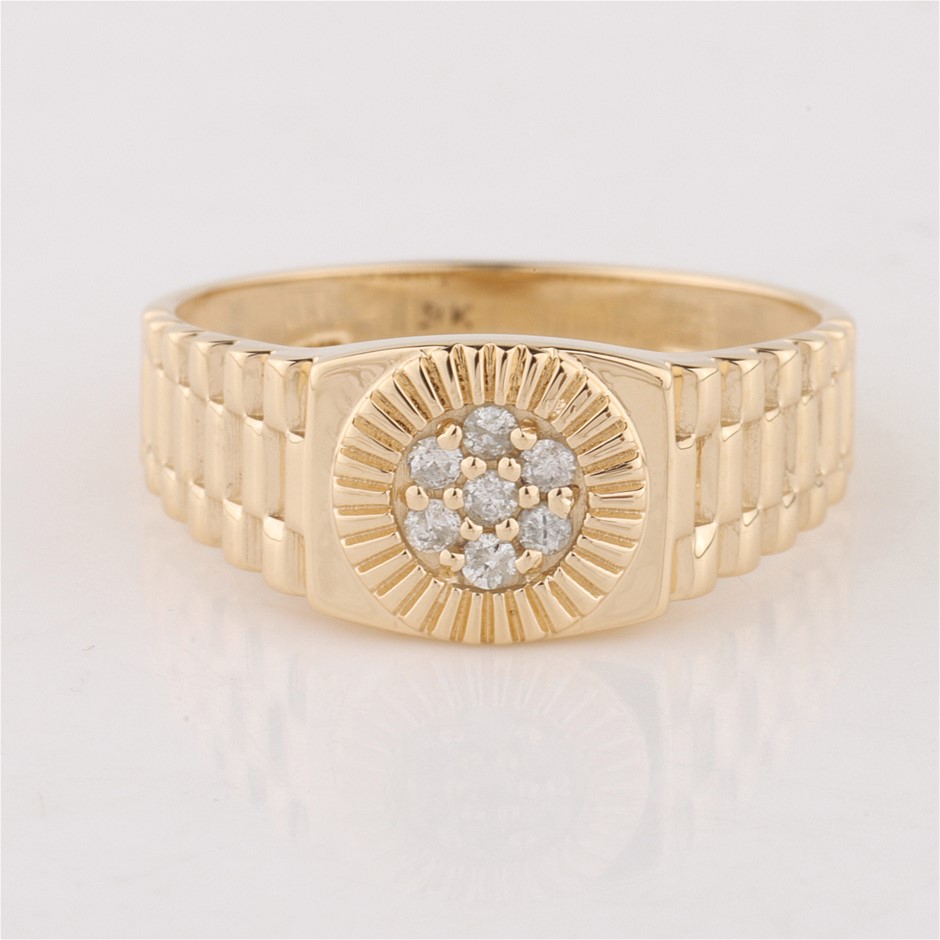 Yellow Gold Natural Diamond Ring with IGI valuation