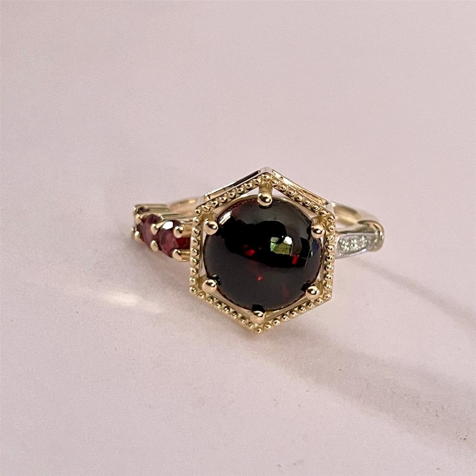 Yellow Gold Natural Garnet / Natural Garnet & Diamond Ring w/ IGI valuation