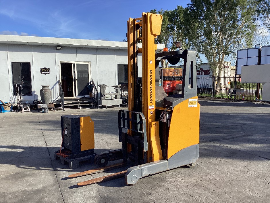 <p>2019 Jungheinrich ETV112 Electric High Reach Forklift</p>