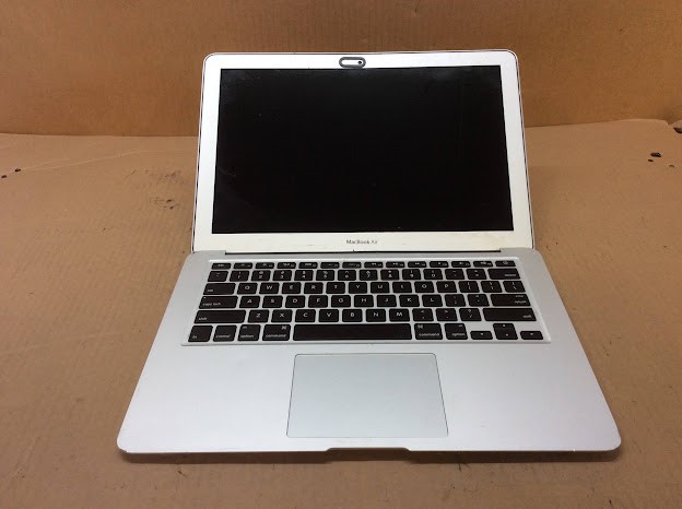 APPLE MACBOOK AIR (A1466) (EMC2925) Laptop I5-5250U 8GBRAM/256GB