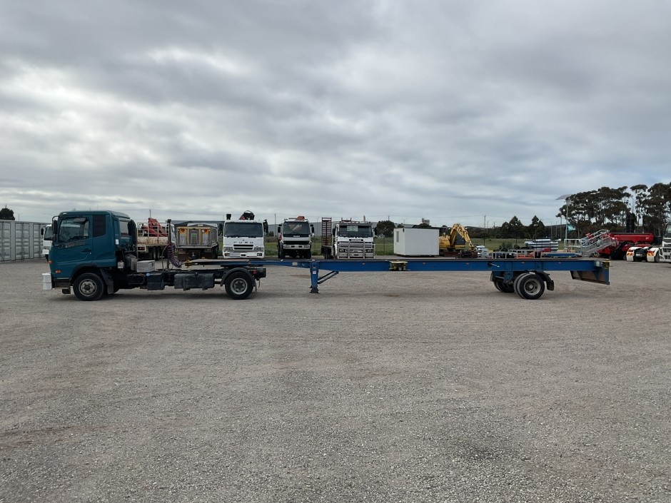 2012 UD Prime Mover With 2007 Phenu Skel Trailer Combo