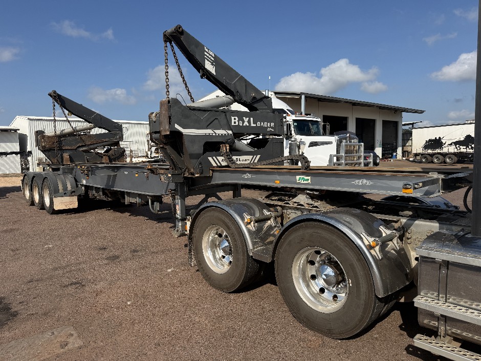 2013 Ophee Trailers Ophee Triaxle Semi Trailer Side Loader