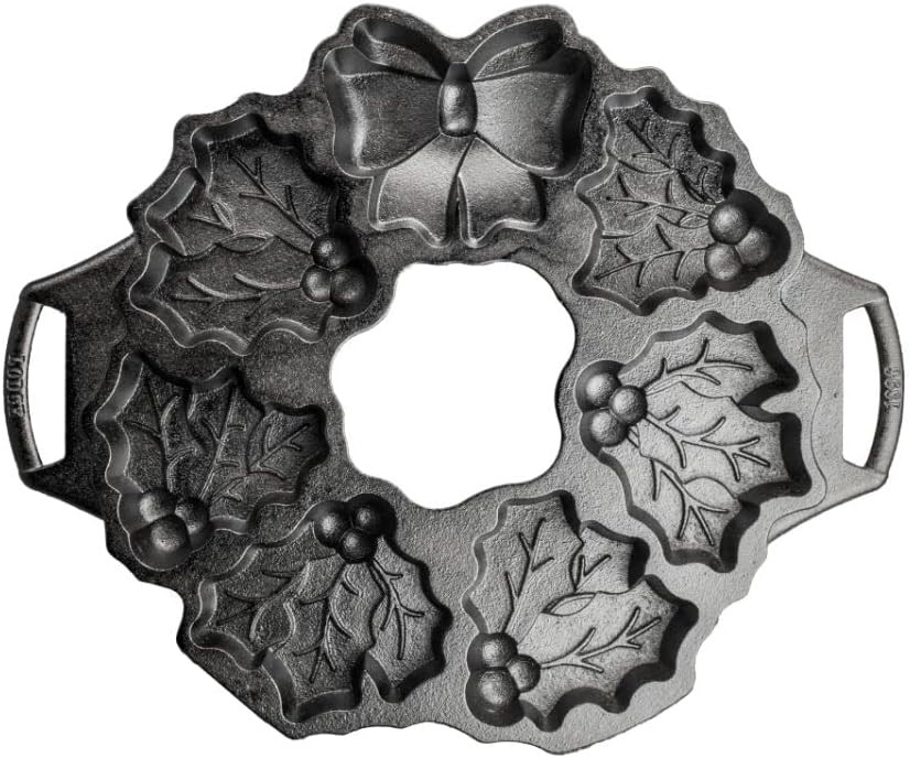 LODGE Cast Iron Holiday Wreath Pan, Black, 14.69 inch. NB: slightly damaged