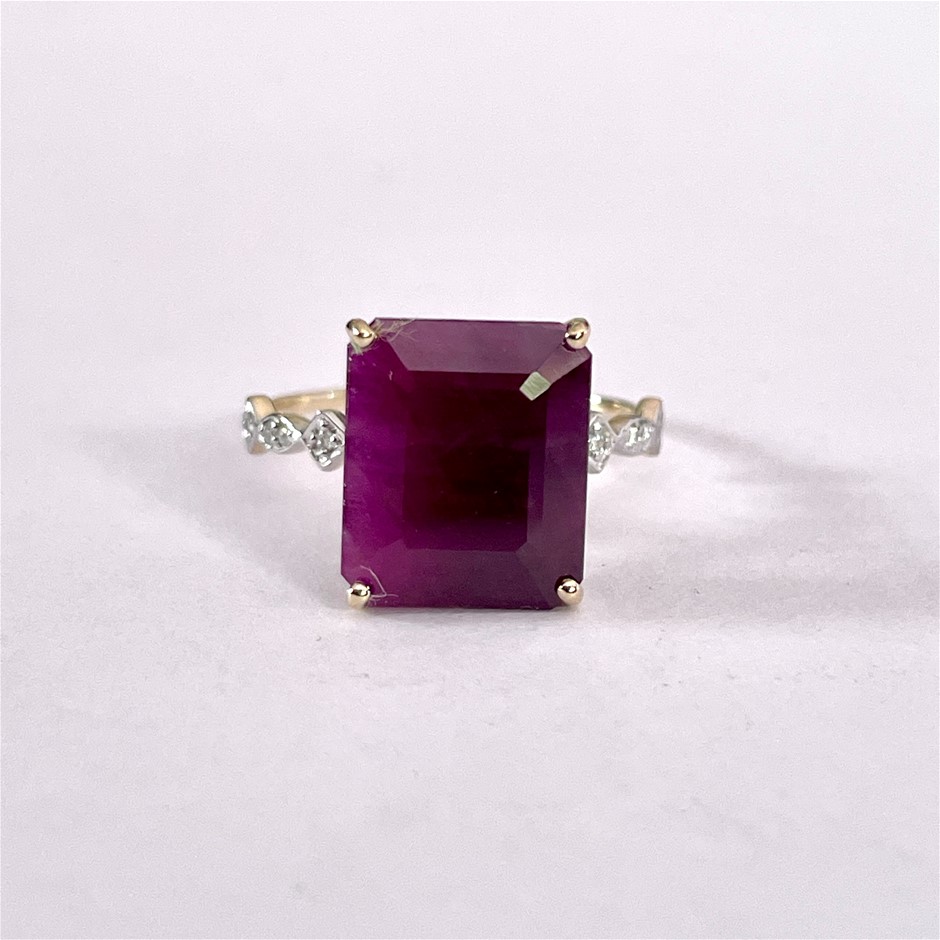 Yellow Gold Natural Ruby & Diamond Ring with IGI valuation