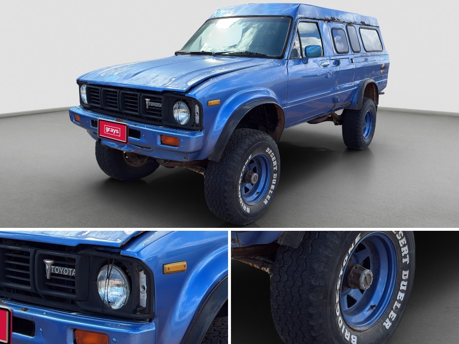 TOYOTA HILUX  Petrol