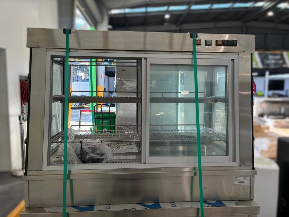 <p>F.E.D. Chilled Food Display Cabinet</p>