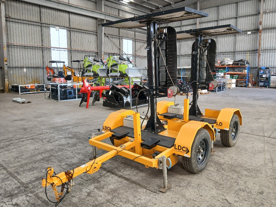 <p>Global PTL2 Traffic Light Trailer</p>