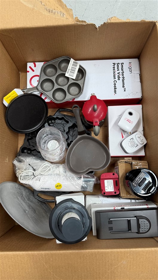 Assorted Box of Homeware Items incl: Sous Vide Precision Cooker, Pans, Baki