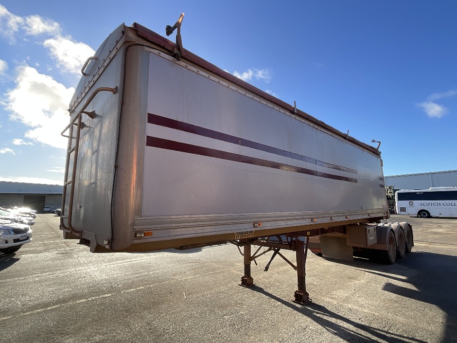 2009 GLT B-Double Tipper Trailer Combo