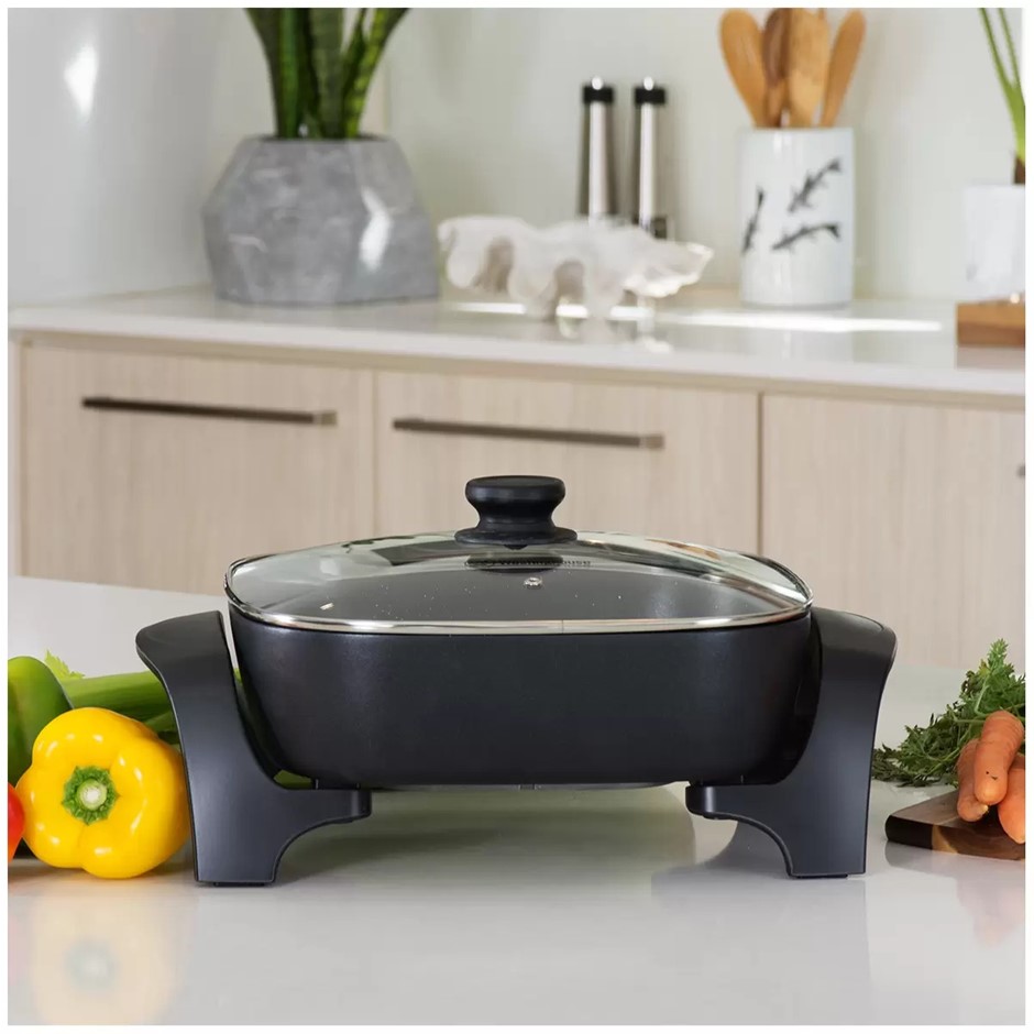 Westinghouse Square Electric Frypan 30.5cm WHEF02K NB: minor use