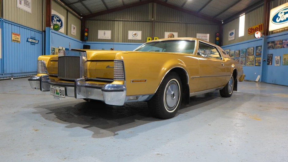 1974 Lincoln Continental Petrol