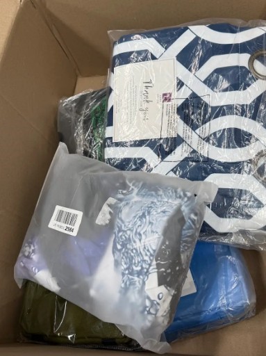 Box of Curtains/Linens. NB:  NB: Items may not be in original packaging and