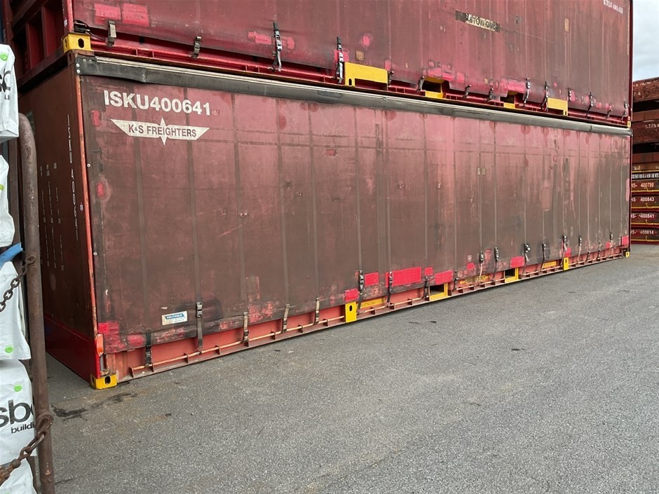 <p>2006 Intermodal 40 ft CurtainsideShipping Container</p>
