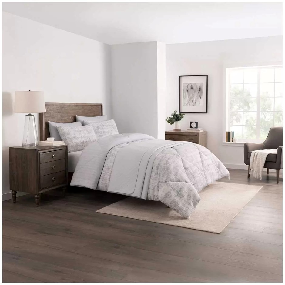 ADORN HOME 6pc Comforter Set, King, Amara. NB: comforter only, not in origi