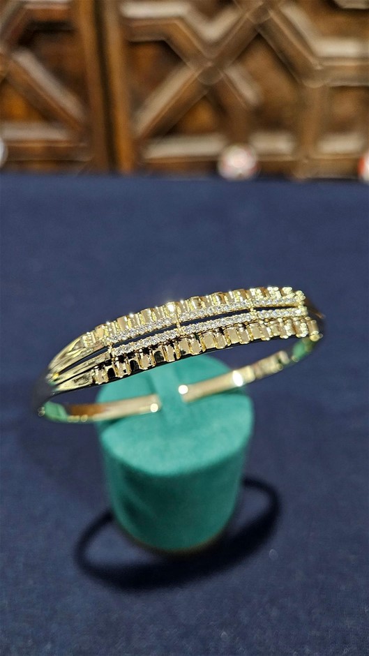 18K/Italy Gold Filled Bangle -(stamped 18K/Italy) Bonus Gift