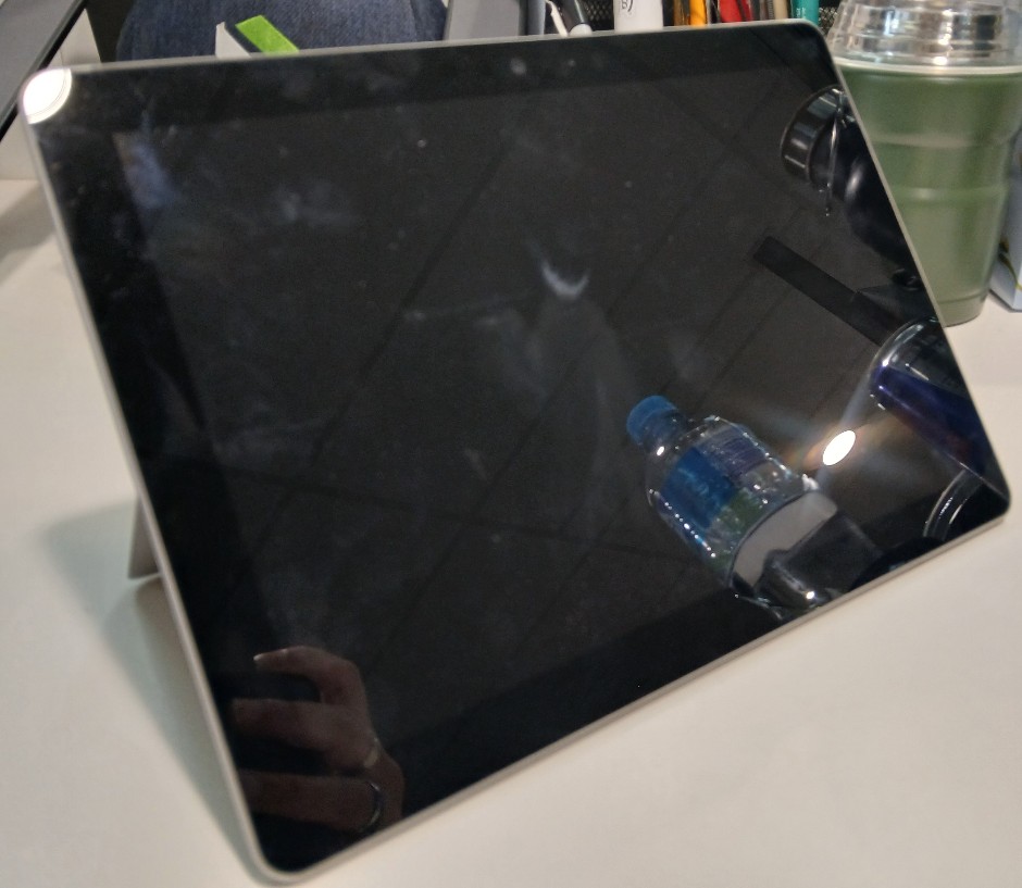 <p>Microsoft Surface Go Tablet</p>