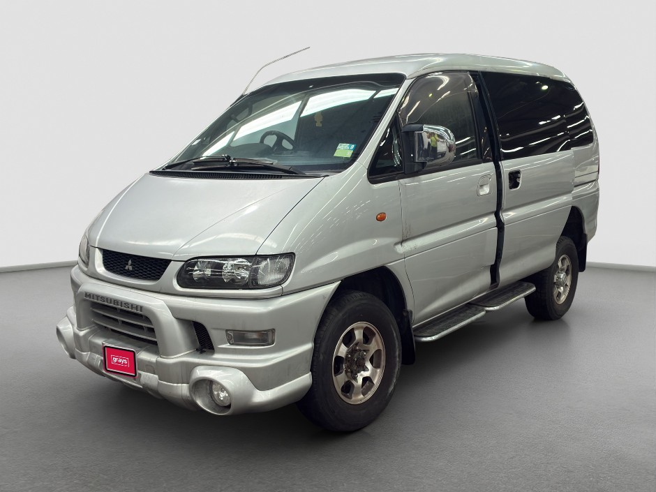 2002 Mitsubishi Delica Chamonix Petrol IMPORT