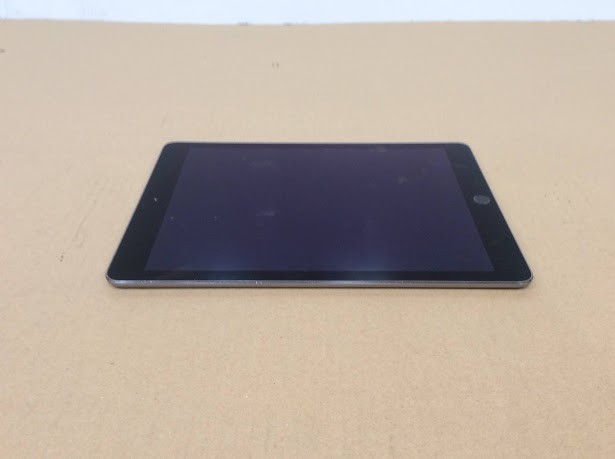 APPLE iPad Air 2 (A1566) Tablet 16GB
