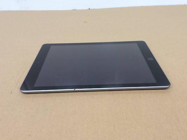 APPLE iPad 5 (A1822) Tablet 32GB