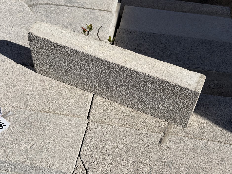 <p>Hebel Building Blocks - White Smooth Face 600mm x 75mm x 200mm 25 Blocks